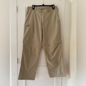 Patagonia Men’s Zip-off Tan Hiking Pants. Size 34. Short Inseam approx 28”.
